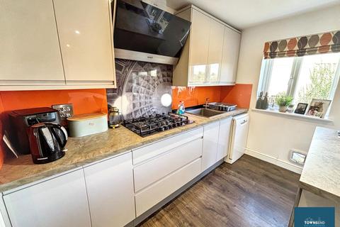 4 bedroom end of terrace house for sale, Swans Reach, Falmouth, TR11