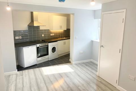 Studio to rent, Portswood Road