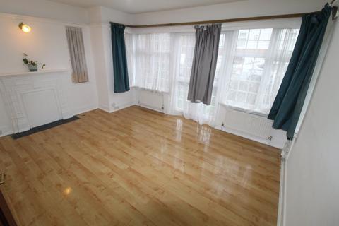 4 bedroom detached house to rent, Woodcock Hill, Harrow, HA3