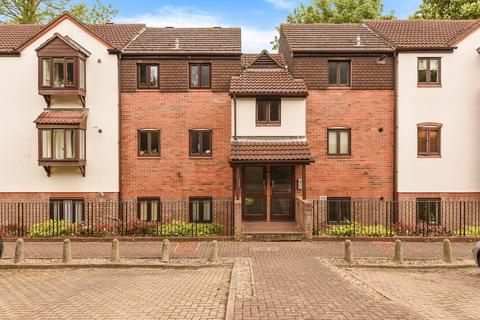 1 bedroom flat to rent, Pages Lane, Uxbridge, UB8