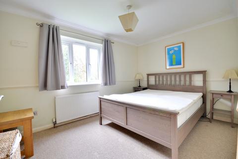 1 bedroom flat to rent, Pages Lane, Uxbridge, UB8