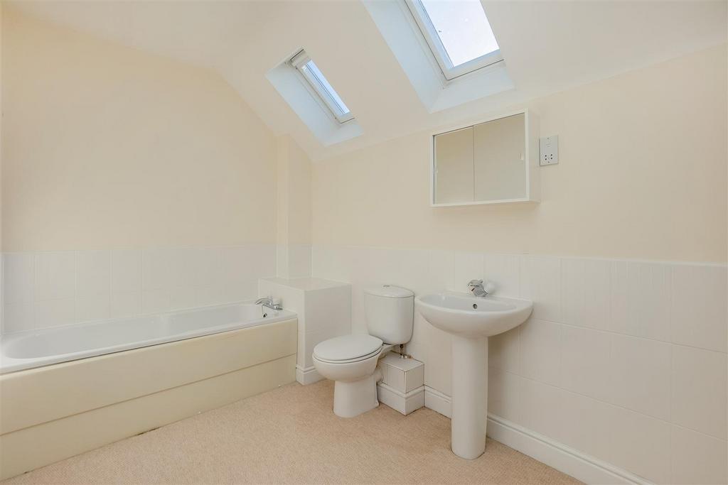 15 Clark Close 2201-18.jpg