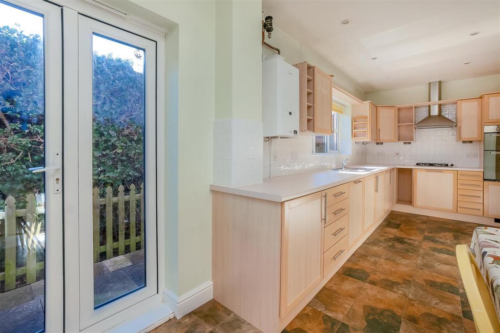 15 Clark Close 2201-8.jpg