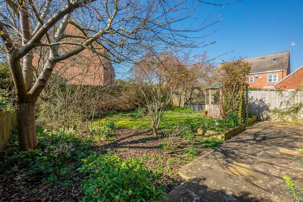 15 Clark Close 2201-10.jpg