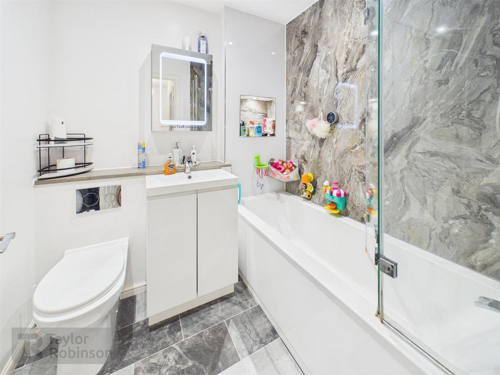 CAM02600 G0-PR0680-STILL003.jpg