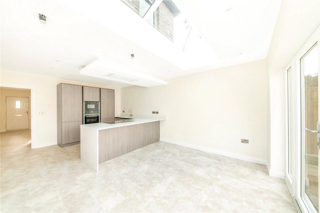 Kitchen / Dining