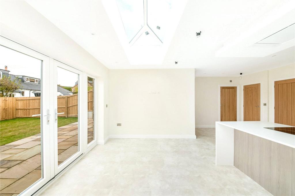 Kitchen / Dining