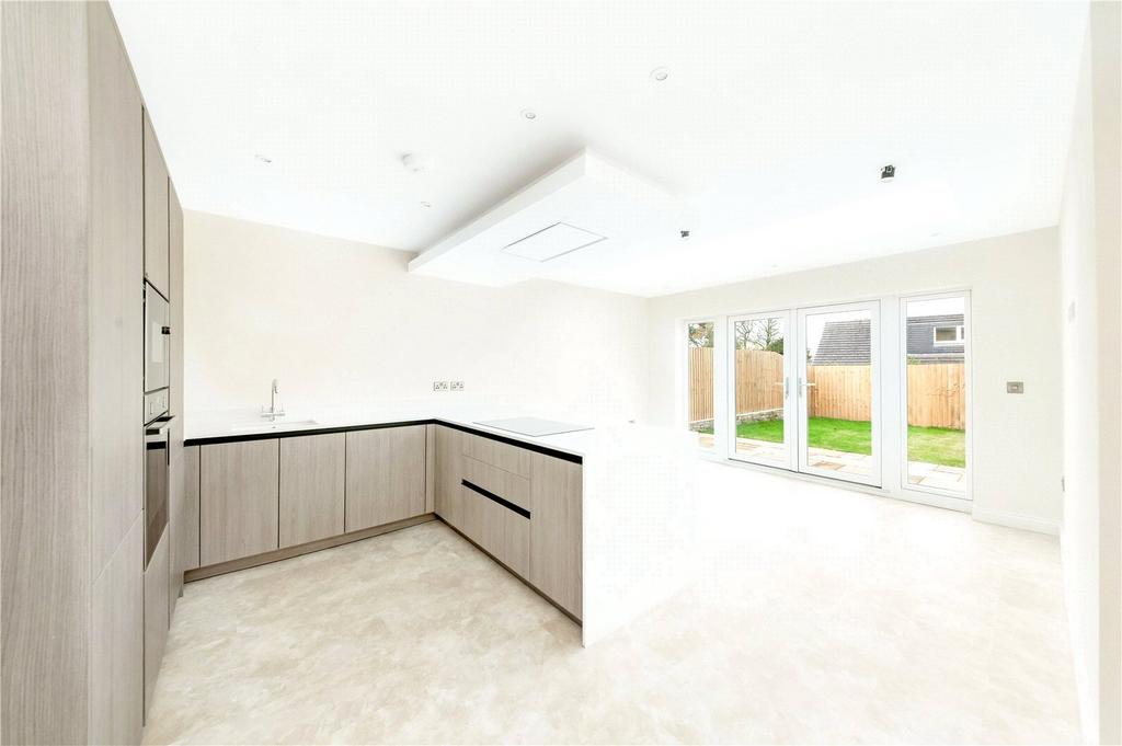 Kitchen / Dining