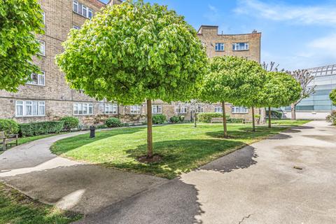 Studio to rent, Hatfields, London, SE1