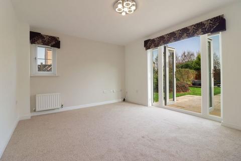 3 bedroom end of terrace house for sale, Dovecote, Wombwell, Barnsley, S73