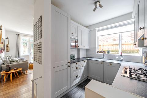 2 bedroom flat for sale, Aldershot Road, London NW6