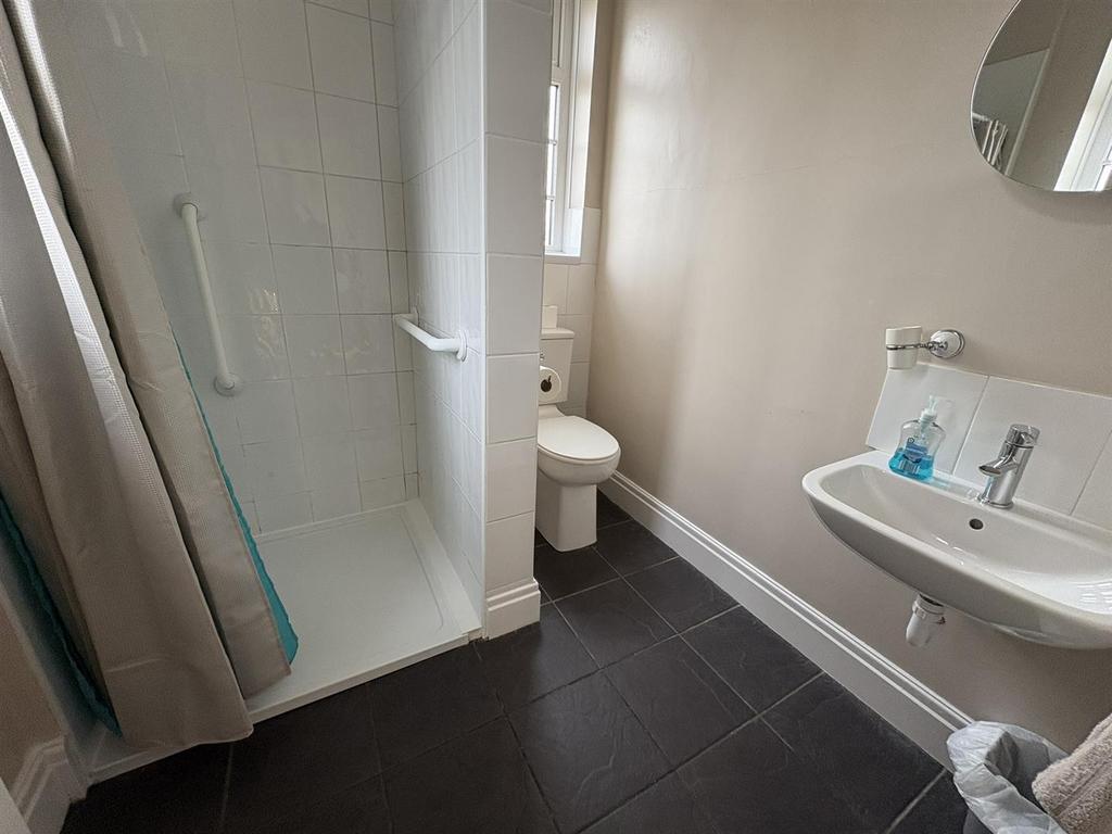Bed 2 En-Suite.JPEG