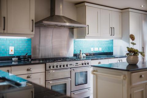 4 bedroom detached house for sale, 8 Chatsworth Gardens, Shrewsbury, SY3 7BG
