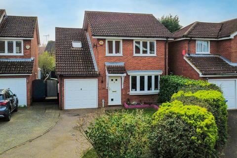 4 bedroom detached house for sale, Beverley Gardens, Welwyn Garden City AL7