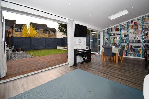 4 bedroom detached house for sale, Beverley Gardens, Welwyn Garden City AL7