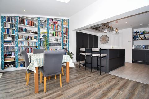 4 bedroom detached house for sale, Beverley Gardens, Welwyn Garden City AL7