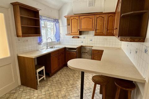 2 bedroom bungalow for sale, Elstead