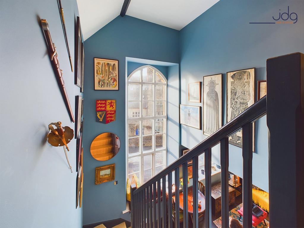 Dual height staircase