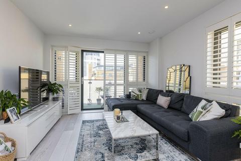 2 bedroom flat to rent, Knightley Walk, London, SW18