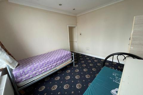 undefined, High Road, Romford, RM6