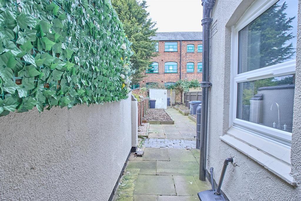 Hinckley Road 3.jpg