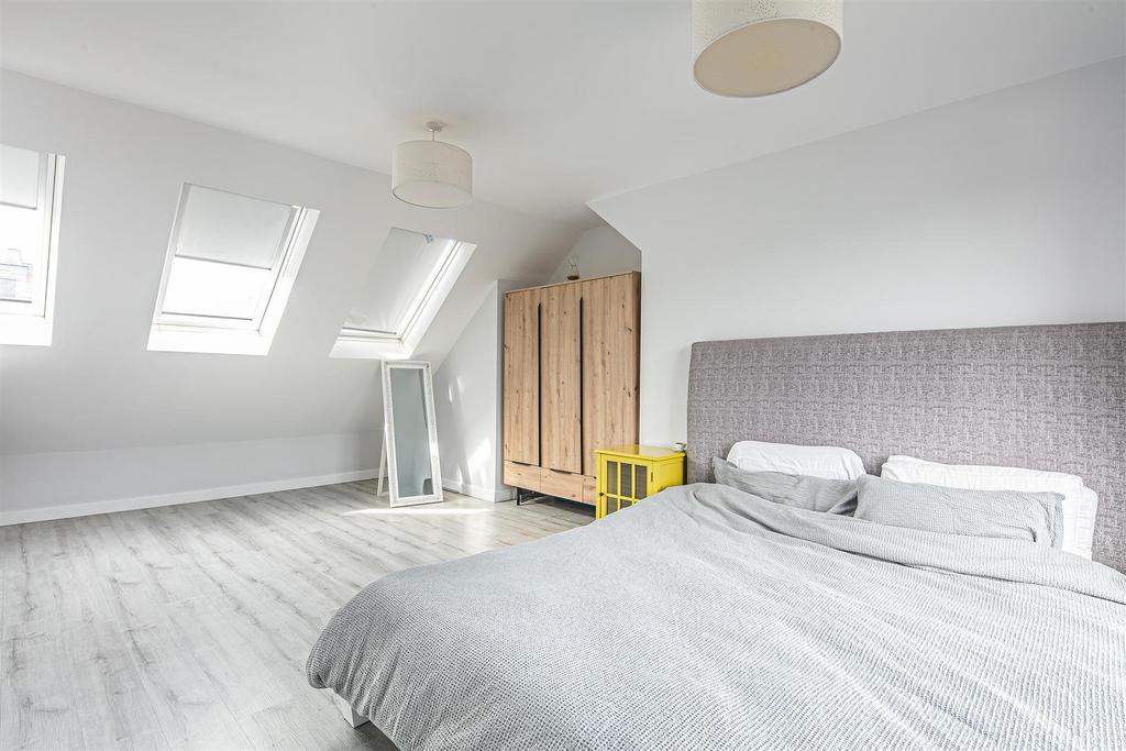 Principal bedroom