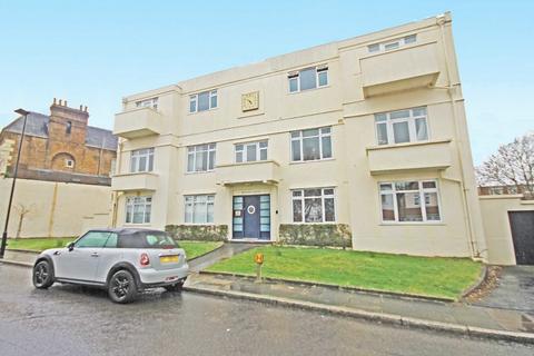 undefined, Woodlands Road, Isleworth TW7