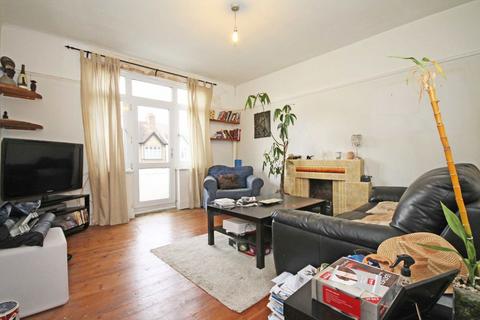 undefined, Woodlands Road, Isleworth TW7