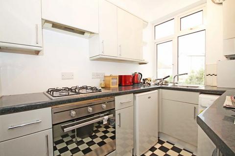 undefined, Woodlands Road, Isleworth TW7