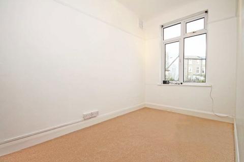 undefined, Woodlands Road, Isleworth TW7