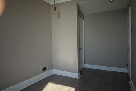 2 bedroom flat for sale, Flat 4, 6 Wellington Terrace, Sandgate, Folkestone, Kent CT20 3DY