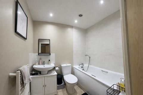 undefined, Wraysbury Drive, West Drayton, UB7