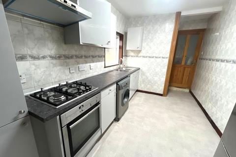 3 bedroom house to rent, Gladstone Road, WATFORD