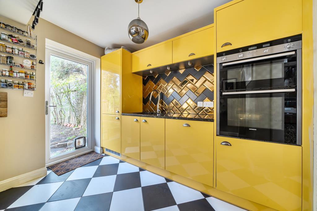 L-shaped Kitchen/Dining Room