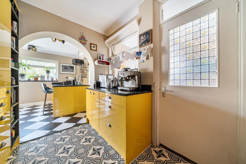L-shaped Kitchen/Dining Room