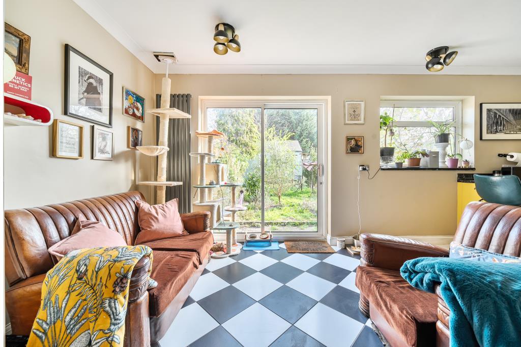 L-shaped Kitchen/Dining Room
