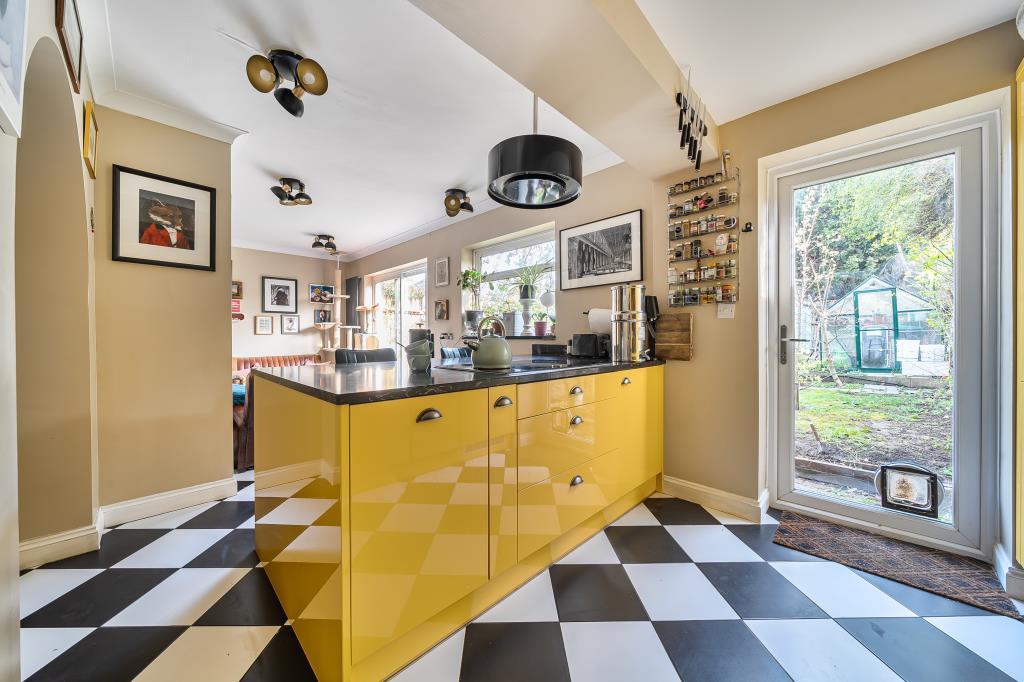 L-shaped Kitchen/Dining Room
