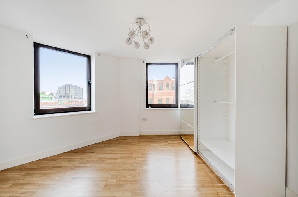 1433904-7-69c1120...