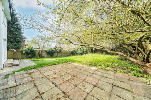 undefined, Gibsons Hill, London SW16