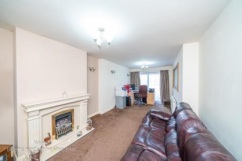 3 bedroom semi-detached house for sale, Chapel Avenue, Walsall WS8
