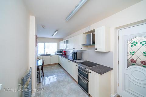 3 bedroom semi-detached house for sale, Chapel Avenue, Walsall WS8