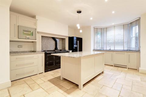 undefined, Montpellier GL50 2XB