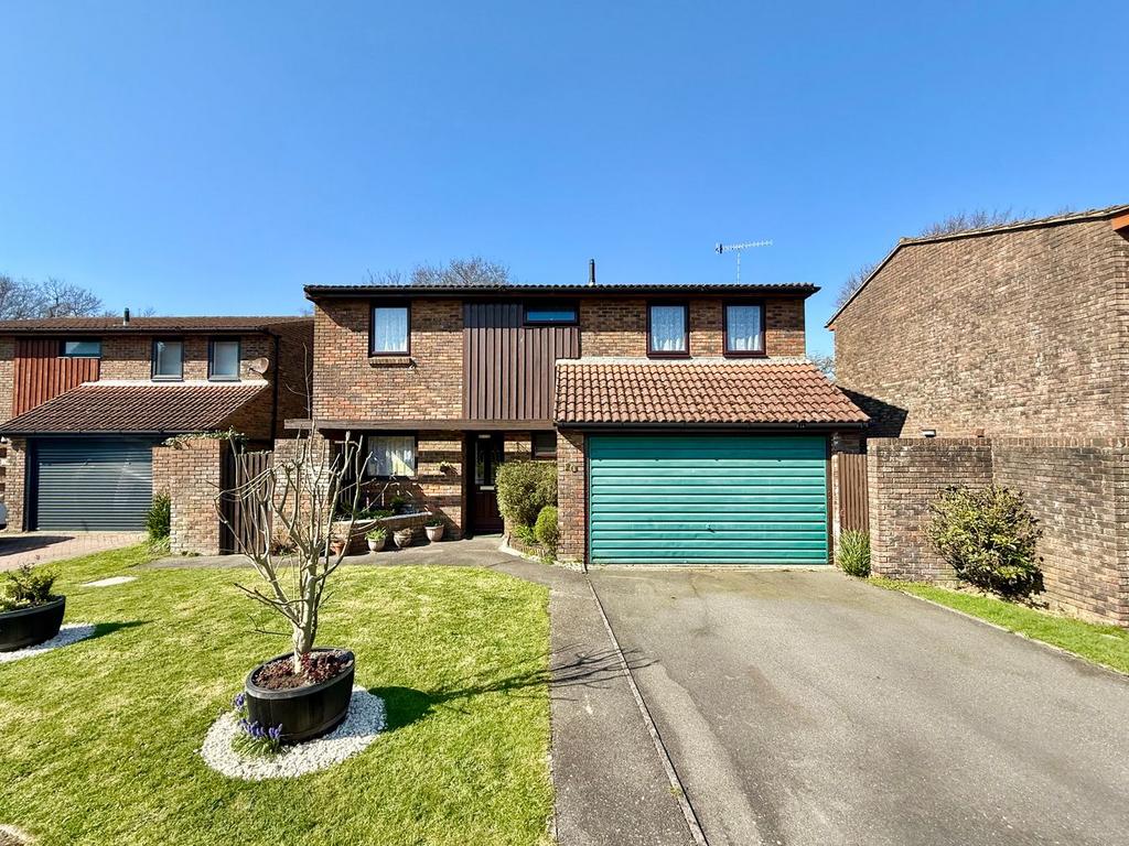 4 bedroom detached house for sale in Bexhill-on-Sea on OnTheMarket