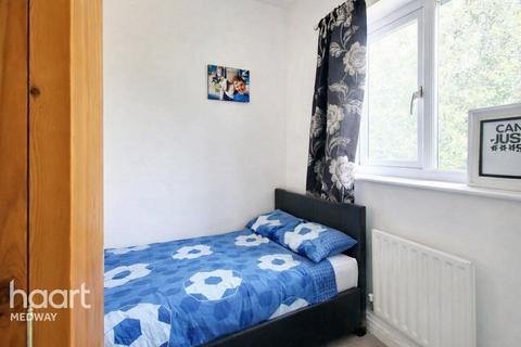 3 bedroom semi-detached house for sale, Gun Lane, Rochester