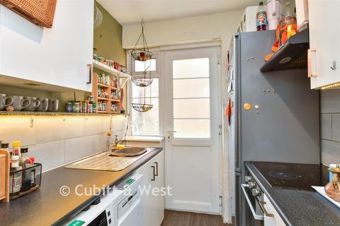 2 bedroom flat for sale, London Road, Brighton, East Sussex