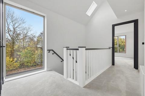 4 bedroom house for sale, Chaplin Drive, London EN4