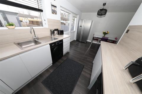 3 bedroom terraced house for sale, Waverley Drive, Glenrothes