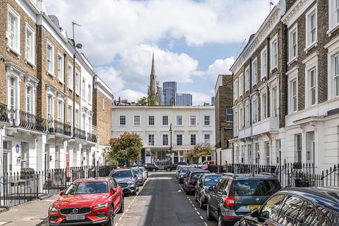 Moreton Place, London, SW1V