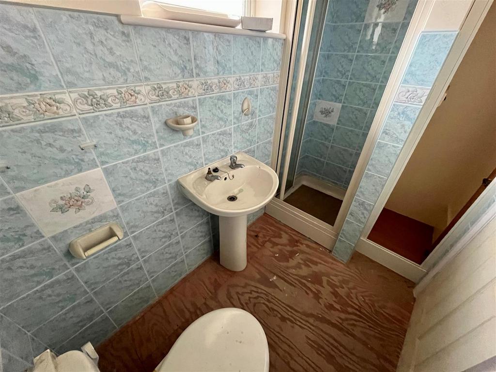Shower Room.jpg