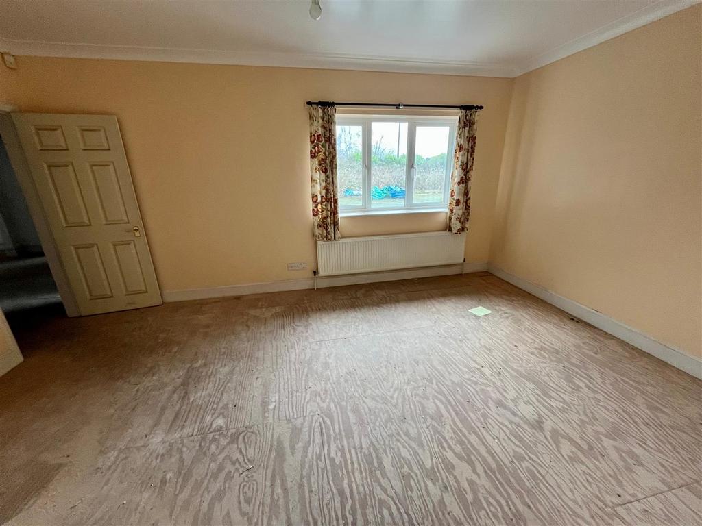 Dining Area.jpg